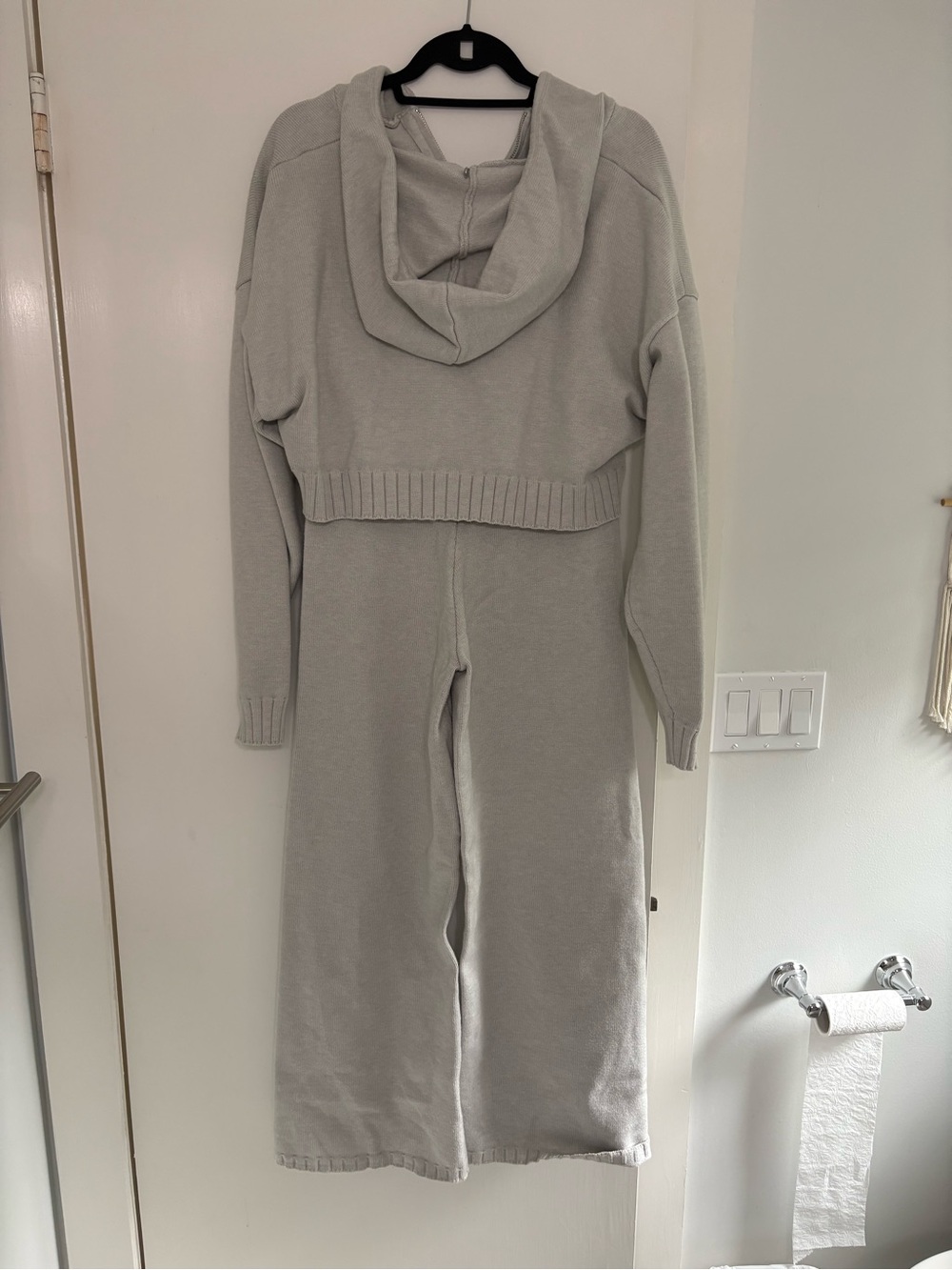 Edikted Light Gray Knit Set - Picture 2 of 3